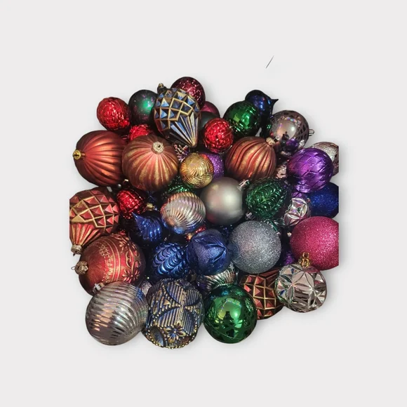 Sack of Balls (Mystery Bag of Shatterproof Ornaments) - Picture 1 of 1